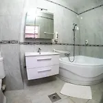 Dzsungel Hotel 2*