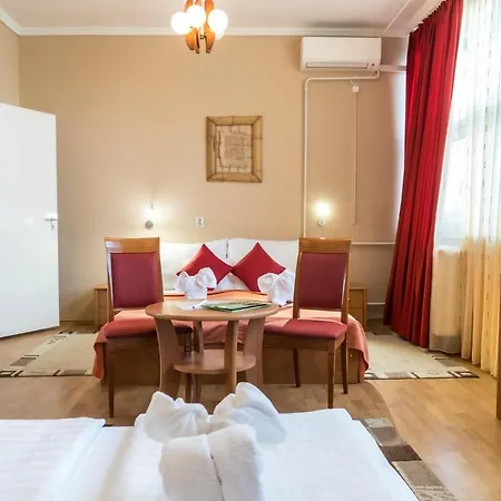 酒店 Dzsungel Nyíregyháza