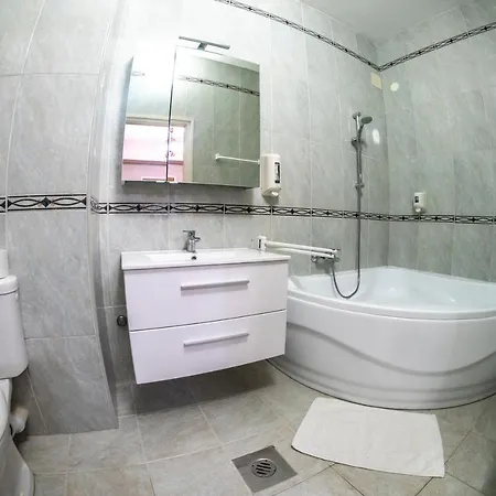 Dzsungel Hotel 2*